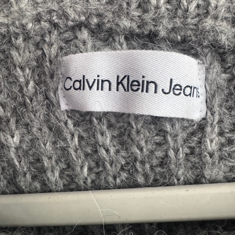 Calvin Klein Gray Woolen Knit Ribbed Women's Sweater - Picture 3 of 8
